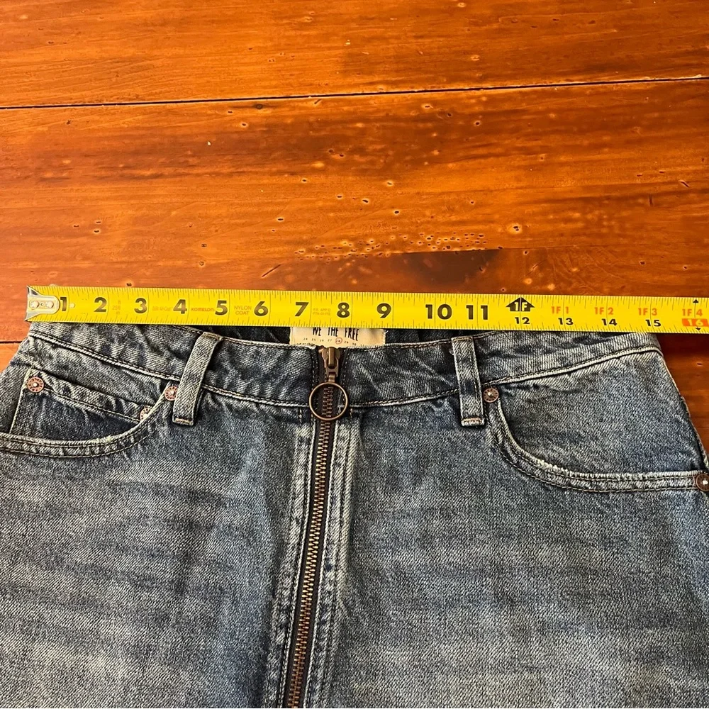 We The Free Size 28 Frayed Edge Zipper Front Denim Jean Skirt